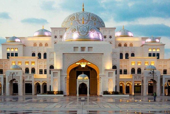 Premium Private Tour von Dubai nach Abu Dhabi im Toyota Land Cruiser!