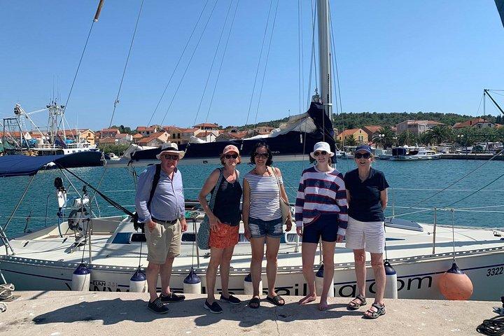 De Zadar: Excursion privée d'une journée à la voile