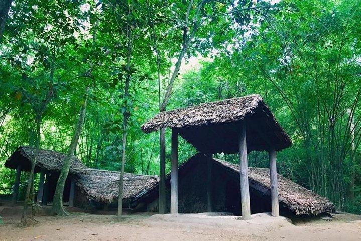 少人数グループによるクチトンネルとメコンデルタへの 1 日ツアー