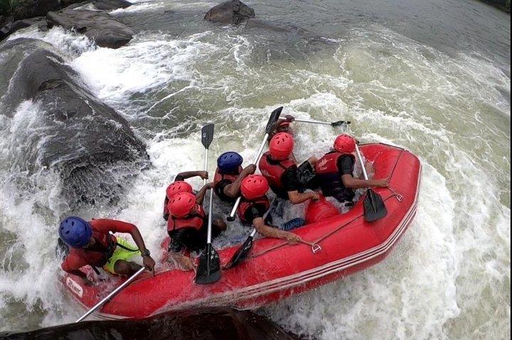tour de rafting en aguas bravas