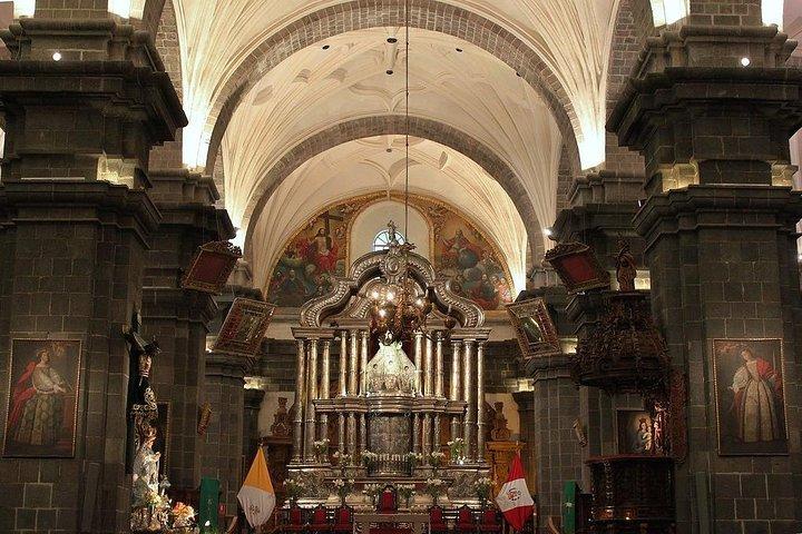 Halvdags byrundtur i Cusco: Fire ruiner, katedralen og Qorikancha