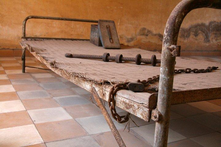 Tour dos Campos de Matança e Museu do Genocídio S21 a partir de Phnom Penh