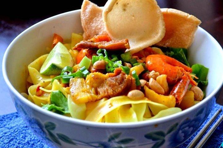 Hoi An Evening Walking Food Tour