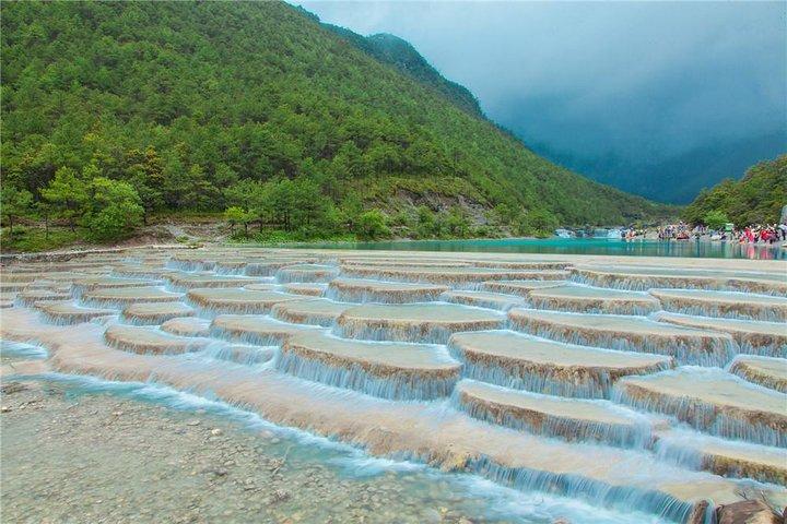 プライベートツアー：麗江市玉龍雪山とYuhu村
