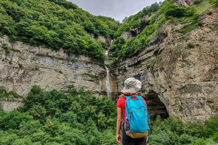 Private Tour: Wanderung von Kuzun zum Laza-Wasserfall