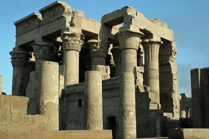 Viagem aos Templos de Edfu e Kom Ombo