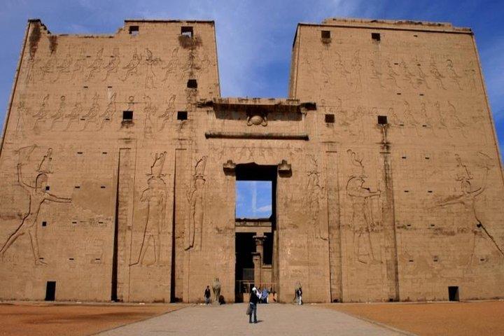 Viagem aos Templos de Edfu e Kom Ombo