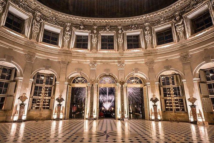 Vaux-Le-Vicomte Castle - Transportation Private Trip