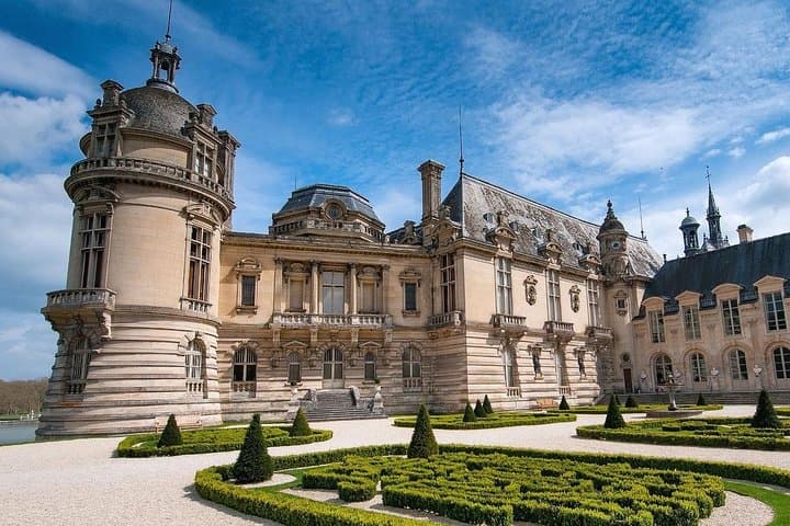 Chantilly Castle - Transportation Private Trip