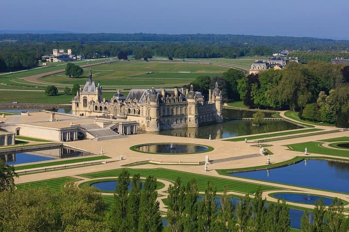 Chantilly Castle - Transportation Private Trip