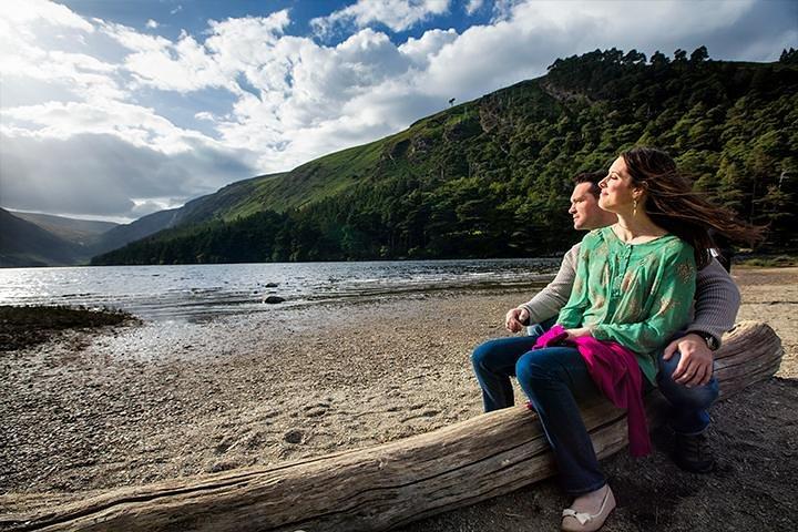 Excursión de medio día a Glendalough y las montañas Wicklow desde Dublín