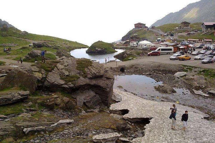 自然の中での日帰り旅行や小旅行、トランシルバニア、ブラショフの都市！