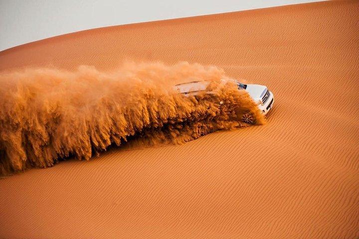 Red Dune 4x4 woestijnsafari met kameelrit en barbecuediner