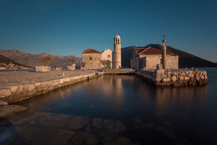 Grotta Azzurra e Perast tour di 3 ore con barche di lusso