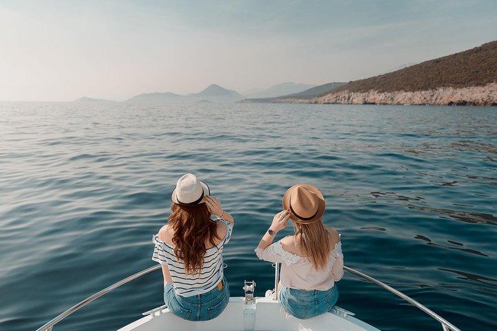 Personalized private speed boat tour