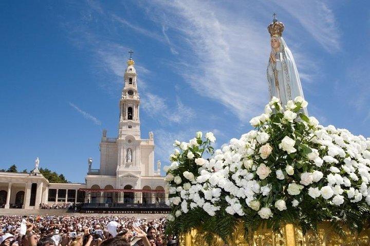 Half Day Fatima + Aldeia Pastorinhos Private Tour Departure Lisbon