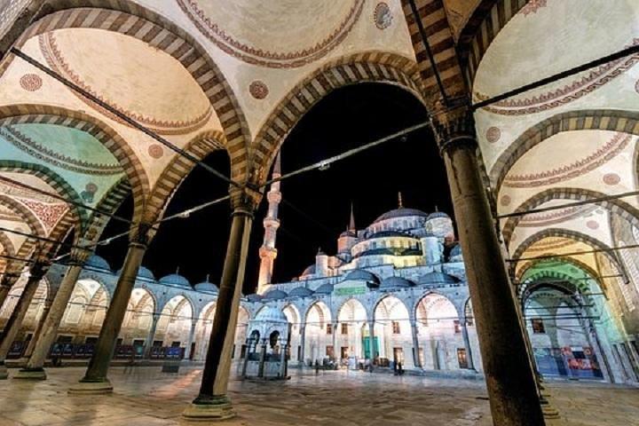 イスタンブール旧市街ツアー：アヤソフィア、トプカピ宮殿、ブルーモスクのグランドバザール