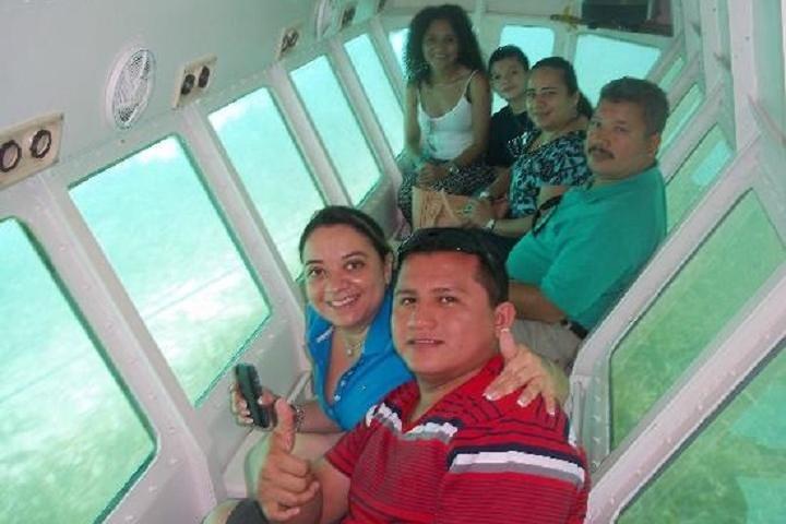 Roatan Glass Bottom Boat Tour und Strand