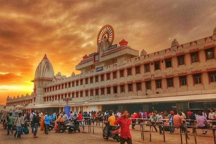 Varanasi Overnight Private City Tour