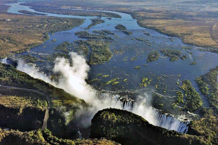 ビクトリアフォールズ空港からビクトリアフォールズタウンまたはホテルへの送迎
