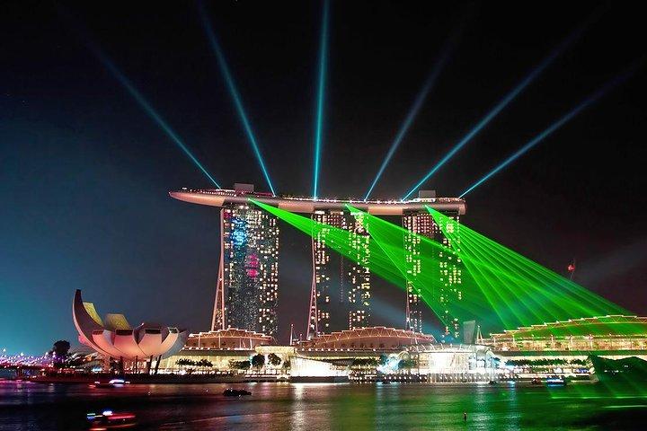 Giardini vicino alla baia con Marina Bay Sands Skypark
