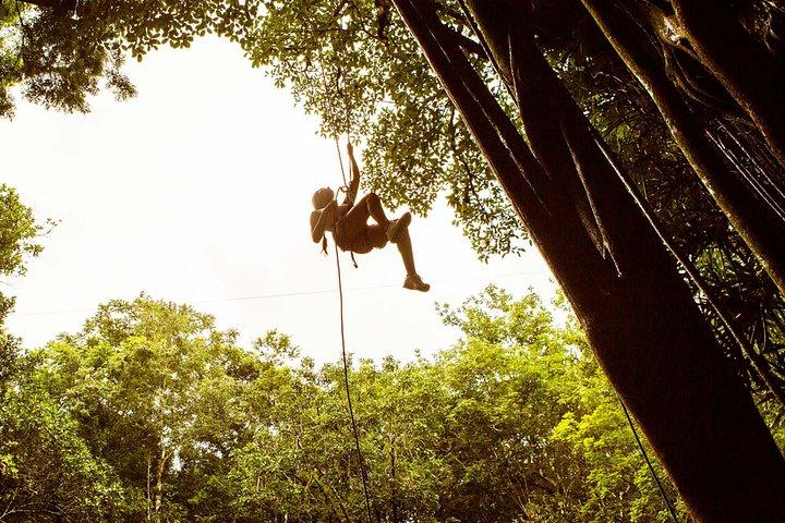 Tour Privado no Cenote Xcanche e Viagem de um Dia pela Cidade Colonial de Valladolid