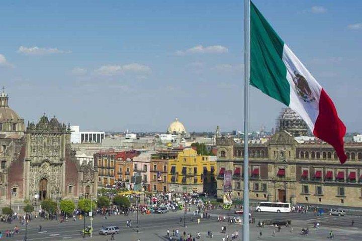 Combo 2 dage. Dag 1: Mexico City Tour og Pyramider. Dag 2: Taxco og Cuernavaca