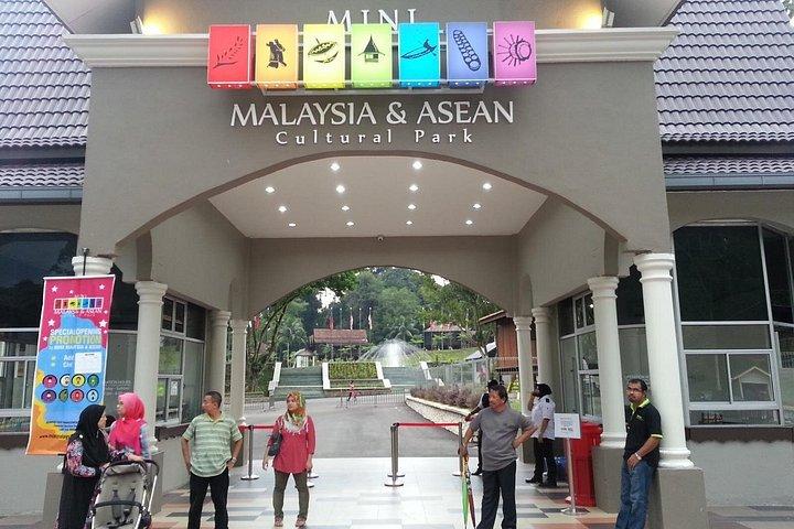 Full-Day Malacca Historical Tour Include Lunch (14 Attractions)