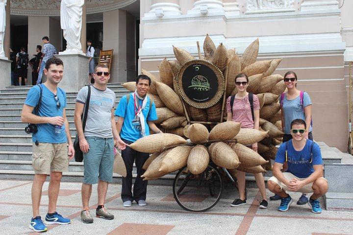Ho-Chi-Minh-Stadtrundfahrt mit dem Auto
