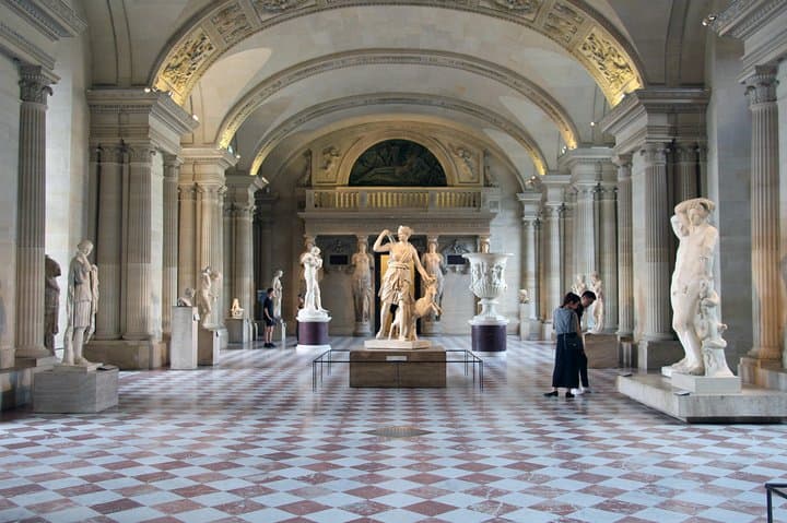 Paris Murders and Mysteries semi-private tour of the Louvre