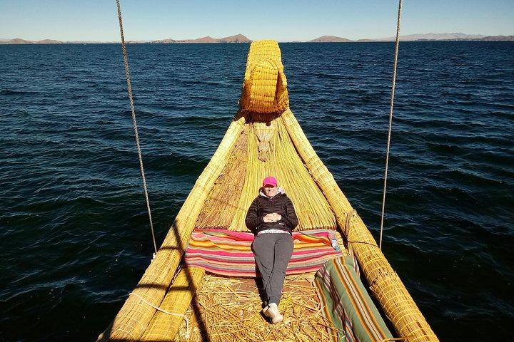 EL Lago Titikaka ( Navegando en las Balsas de Totora )