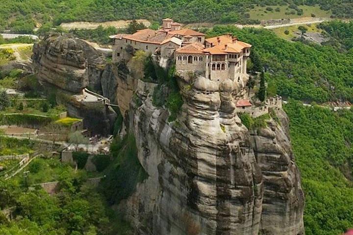 The Extraordinary Suspended Rocks, Meteora dans une excursion d'une journée