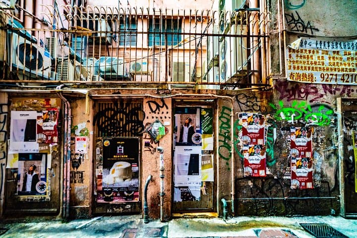 Private & Personalized Hong Kong Street Art Tour with a Local
