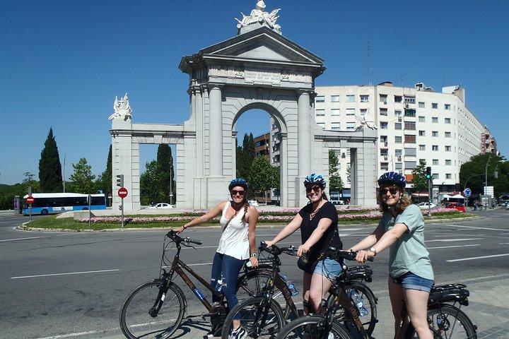 Madrid City Tour | Regular cykel eller E-bike | Reducerede grupper