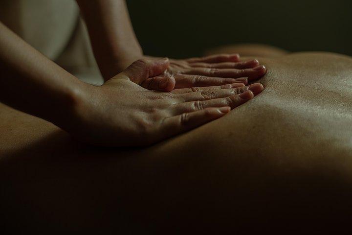Massagem Tradicional de Cabeça, Costas e Ombros em Siem Reap