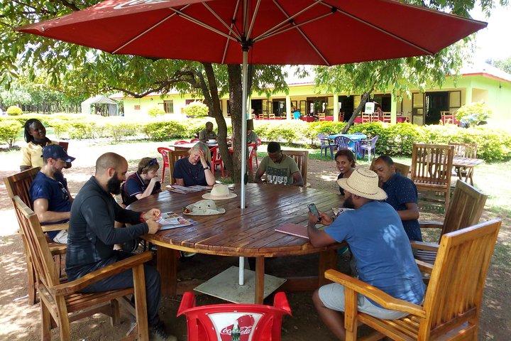uganda fun time (letto, colazione, pranzo e cena)