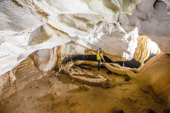 Hang Gieng Vooc Jungle Trekking And Walking