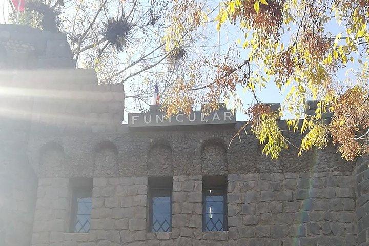 Half Day Guided City Tour in Santiago - Small Groups - Multi Language