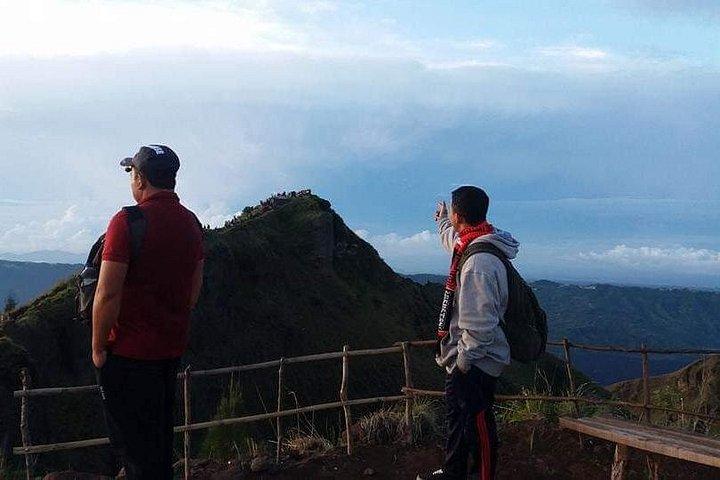 Solopgang treeking mount batur