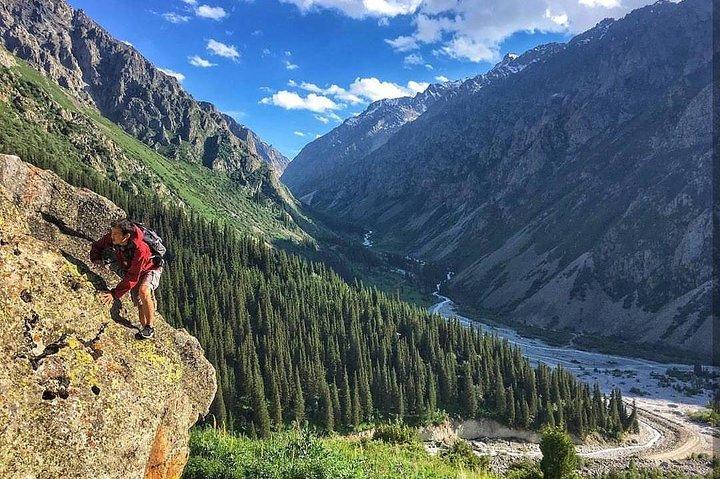 El paraíso del senderismo Parque Nacional Ala Archa, 1 día