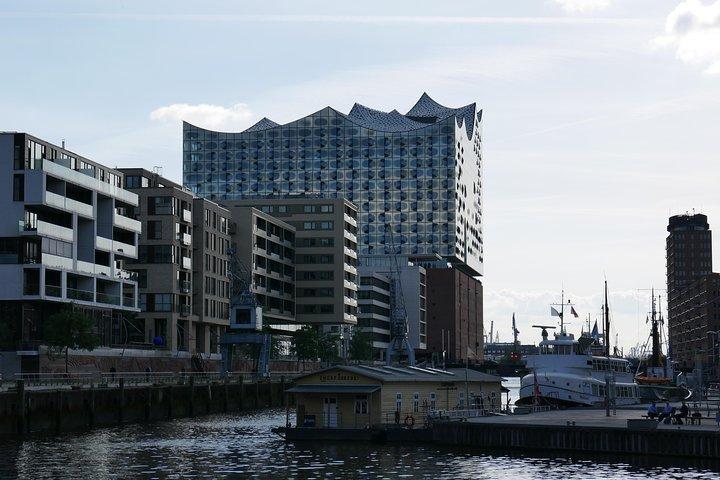 Private Tour: Speicherstadt and HafenCity Walking Tour in Hamburg