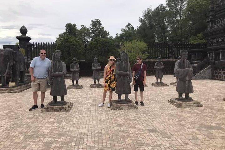 Hue City Tour a través de Hai Van Pass, Blue Lagoon, Palacio Real, King Tomb, Perfume River