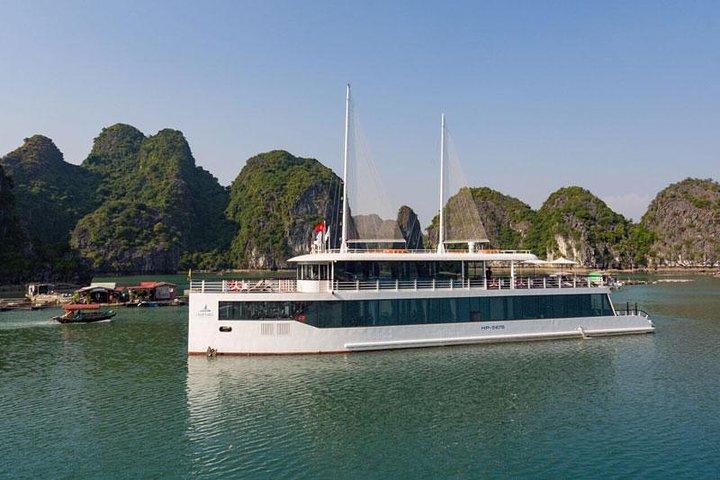La gita di un giorno più lussuosa nella baia di Ha Long: la crociera Jadesails