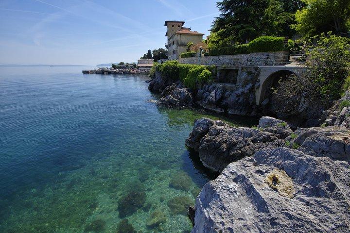 Vanuit Zagreb: Opatija, Rijeka & Trsat Tour met kleine groep