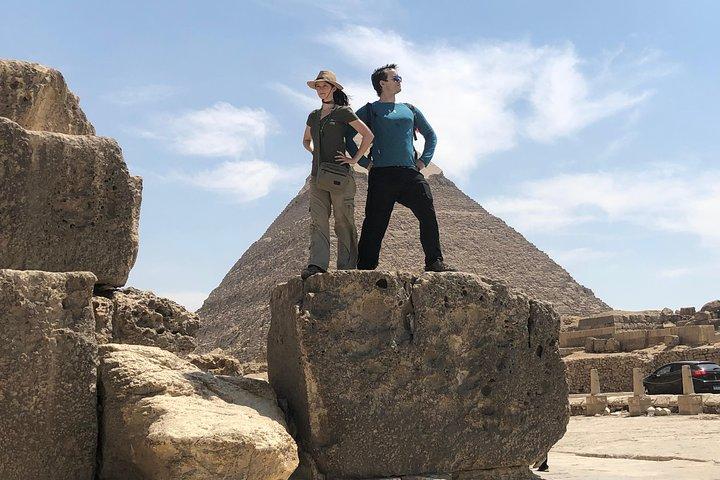 Ganztägige Tour zu den Pyramiden von Gizeh, dem Kairoer Museum und dem Basar inklusive Mittagessen