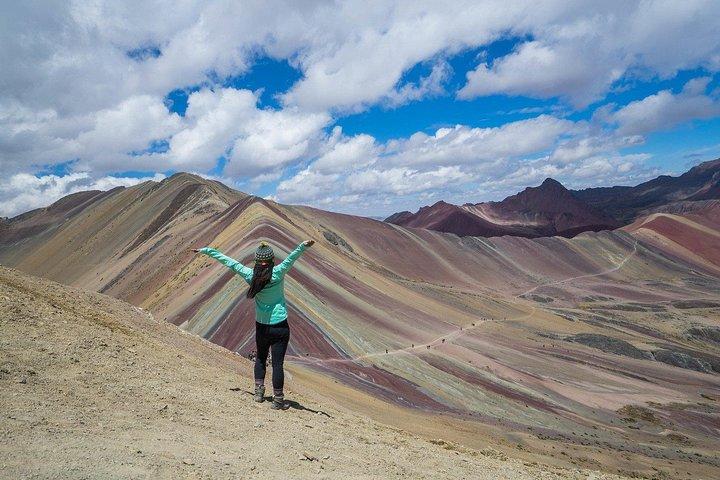 Trekking arcobaleno in montagna ad Ausangate