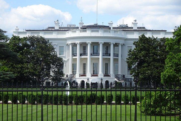 DC Monuments Self-Guided Walking Tour and Scavenger Hunt