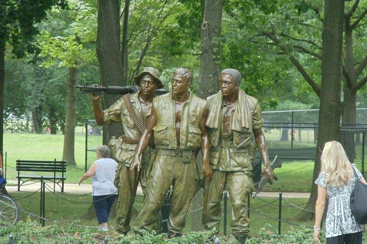 DC Monuments Self-Guided Walking Tour and Scavenger Hunt