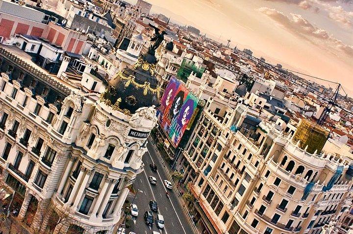Excursão privada: Estádio Santiago Bernabéu e Madrid Moderna com Hotel pick up