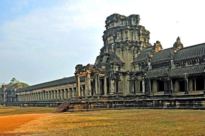 Angkor Wat Ruins with Sunset